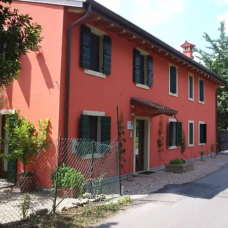 Alloggio per agriturismo Corte Carolina *
